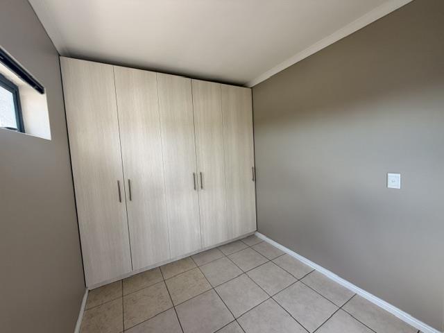 To Let 2 Bedroom Property for Rent in Maitland Western Cape